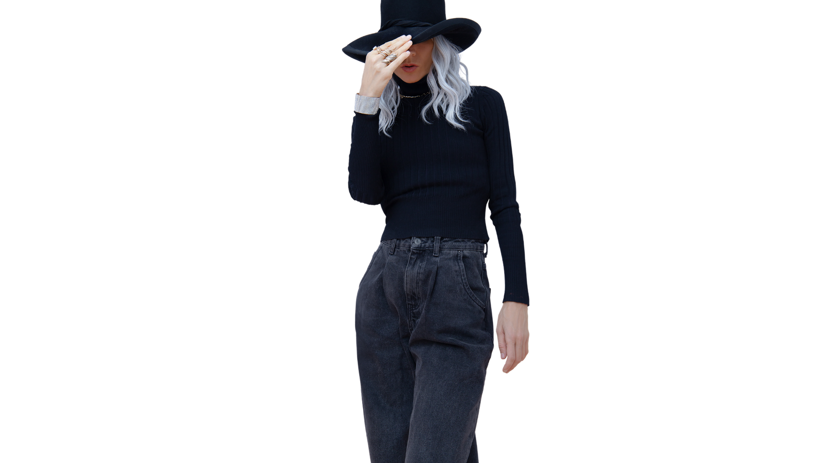 LOOSE FIT BLACK JEANS FOR WOMEN